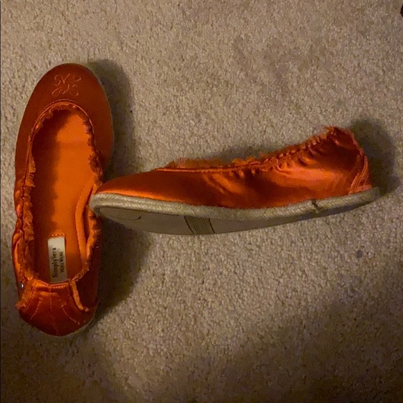 Flats - Picture 2 of 5